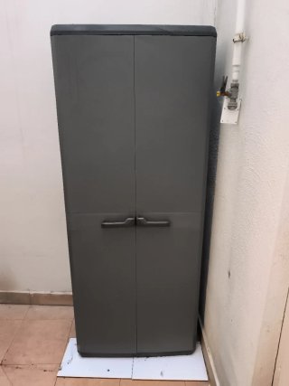 Armario de exterior gris