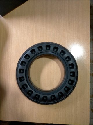 Rueda maciza para patinete eléctrico.