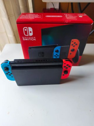Consola Nintendo Switch Neón