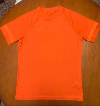 Camiseta Nike Naranja deportiva