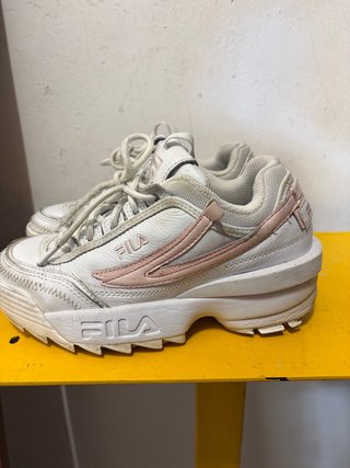 Zapatillas Fila Blancas y Rosas talla 35