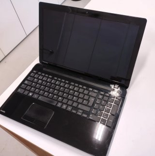 Portátil Toshiba Satellite i5 8GB 15.6