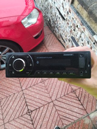 Radio CD MP3 bluetooth , tlf , tarjeta memoria.
