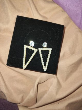 Pendientes Triangulares con Perlas