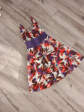 Vestido Floral Multicolor cintura ceñida tipo faji
