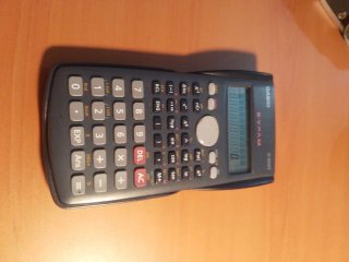 Calculadora Científica Casio fx-82MS