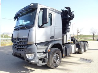 Mercedes AROC 2851- CABEZA TRACTORA CON GRUA