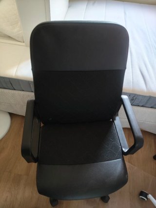 Silla de escritorio negra