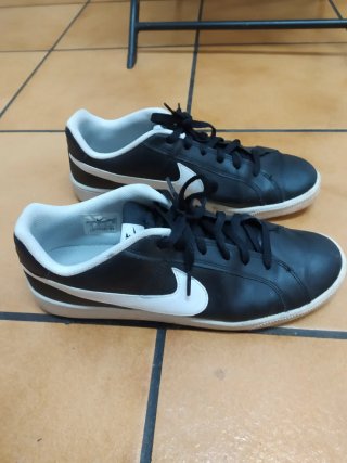 Zapatillas Nike Negras y Blancas