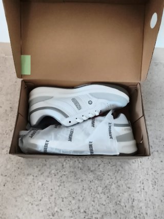 Zapatillas Paredes Blancas