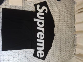 Camiseta Supreme Negra