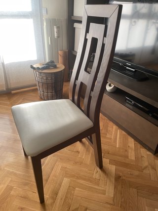 Silla de salón de madera