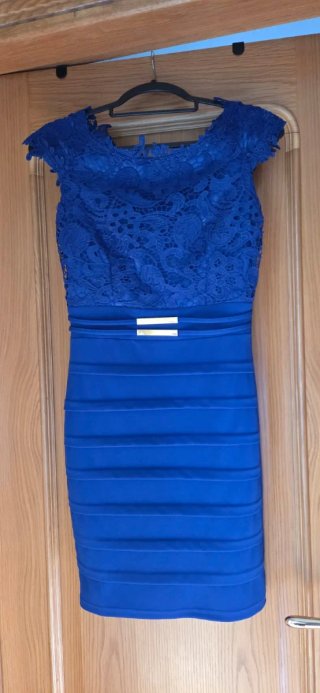 Vestido Azul Eléctrico con Encaje