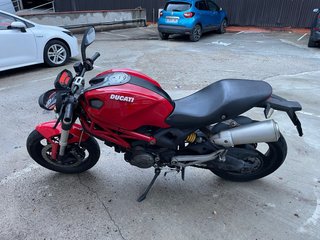 Ducati Monster 696