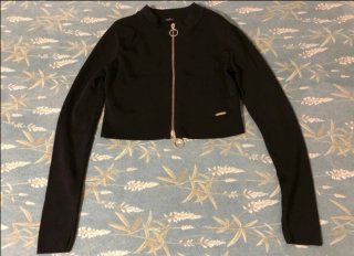 Chaqueta corta Guess negra