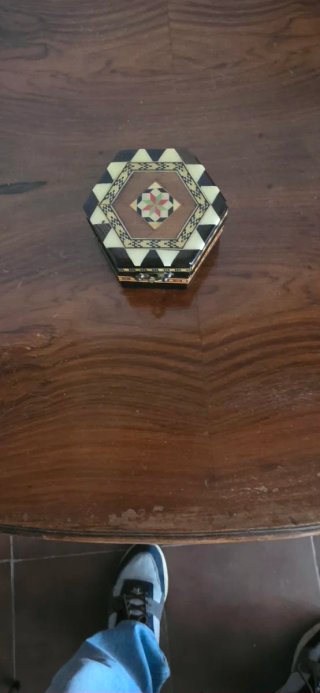 Joyero Hexagonal de Madera con Marquetería
