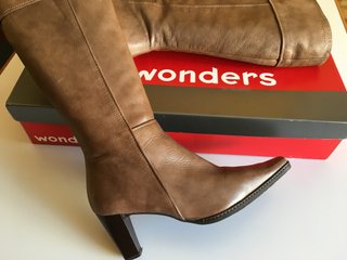 Botas Altas de Piel Wonders