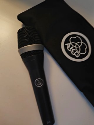 Micrófono AKG D5 con funda