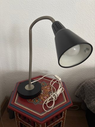 Lámpara de mesa articulada negra