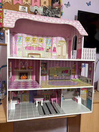 Casa de Muñecas de Madera