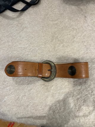 Cinturón de cuero marrón