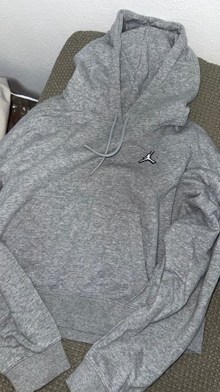 Lote dos sudadera de marca: Jordan y Nike