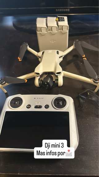 Drone DJI Mini 3 con Mando y Baterías