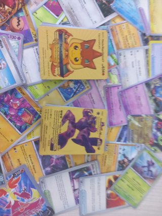 2 Cartas Pokémon Doradas