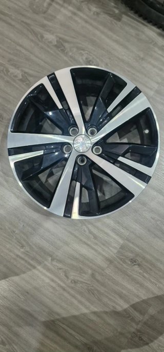 Llanta original Peugeot 5008