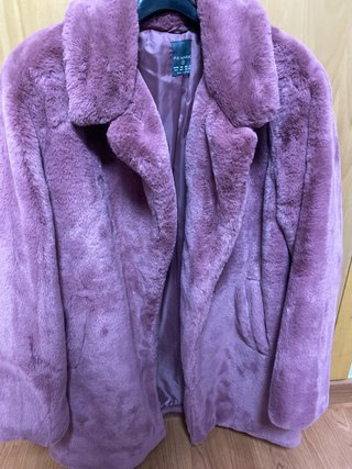 Abrigo de pelo rosa Primark