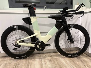 Bicicleta Triatlón Felt IAX Advanced 105 12v 2025