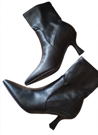 Botines de tacón negros