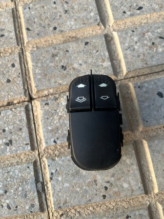 Interruptor Elevalunas Izquierdo Ford Focus 2002