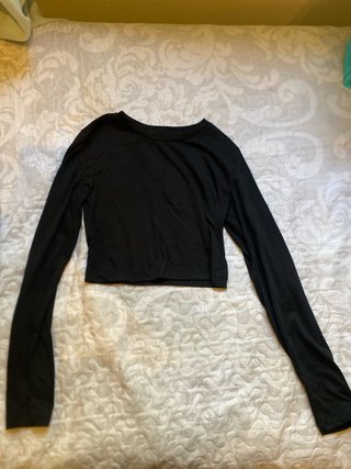 Crop top manga larga negro