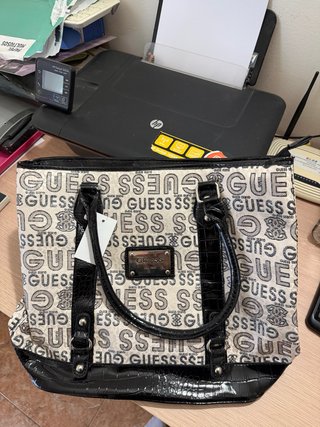 Bolso Guess Beige y Negro