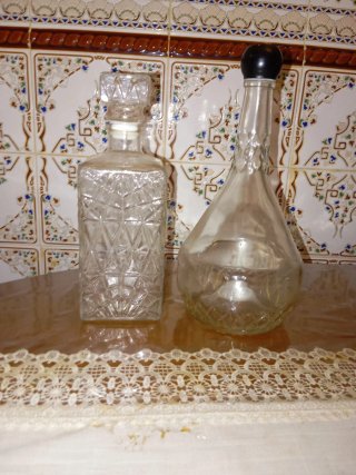 Coppia di Bottiglie Vintage