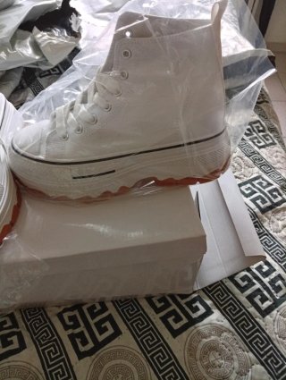 Zapatillas tipo Converse blancas
