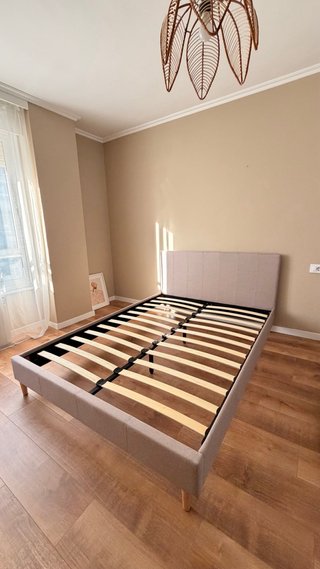 Cama Tapizada Beige 140\190