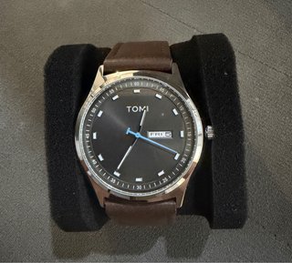 Reloj Tomi Daydate