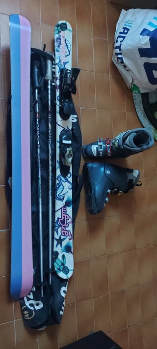 Esquís Weze 125cm, Botas Salomon y Bastones
