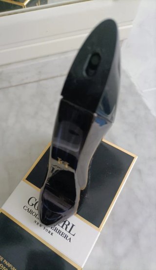 Frasco vacío perfume Good Girl Carolina Herrera