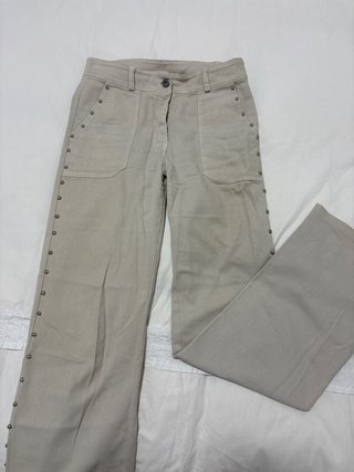 Pantalón Beige con Tachuelas Talla M