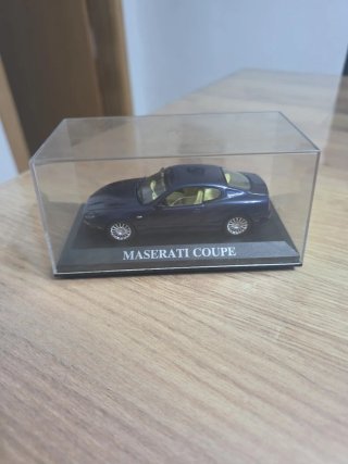 Maqueta Maserati Coupe Escala 1:24