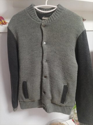 Chaqueta de punto gris