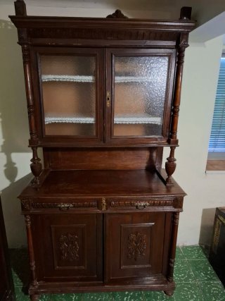 Aparador de Madera Clásico