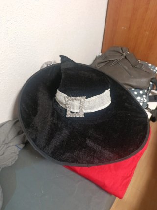 Sombrero de Bruja Negro y varios