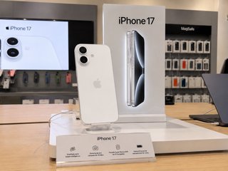 iPhone 17