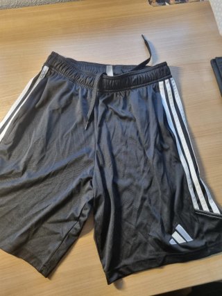 Pantalón corto deportivo adidas negro