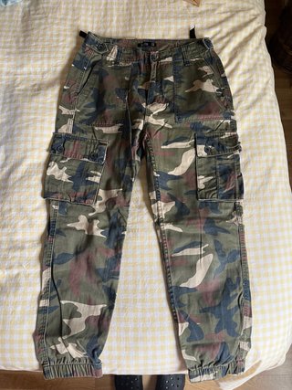 Pantalón Militar Estampado Bershka
