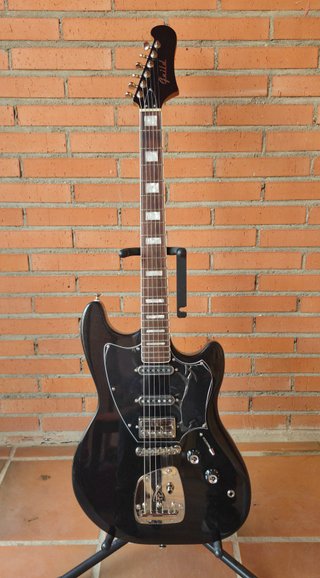 Guild Surfliner Deluxe Black Guitarra Eléctrica